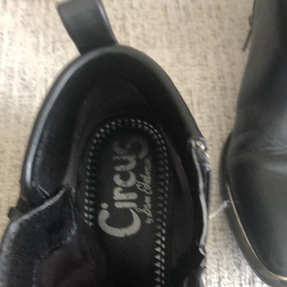Sam Edelman Black leather booties with pattern by Circus   Size 7.5 - Picture 3 of 7